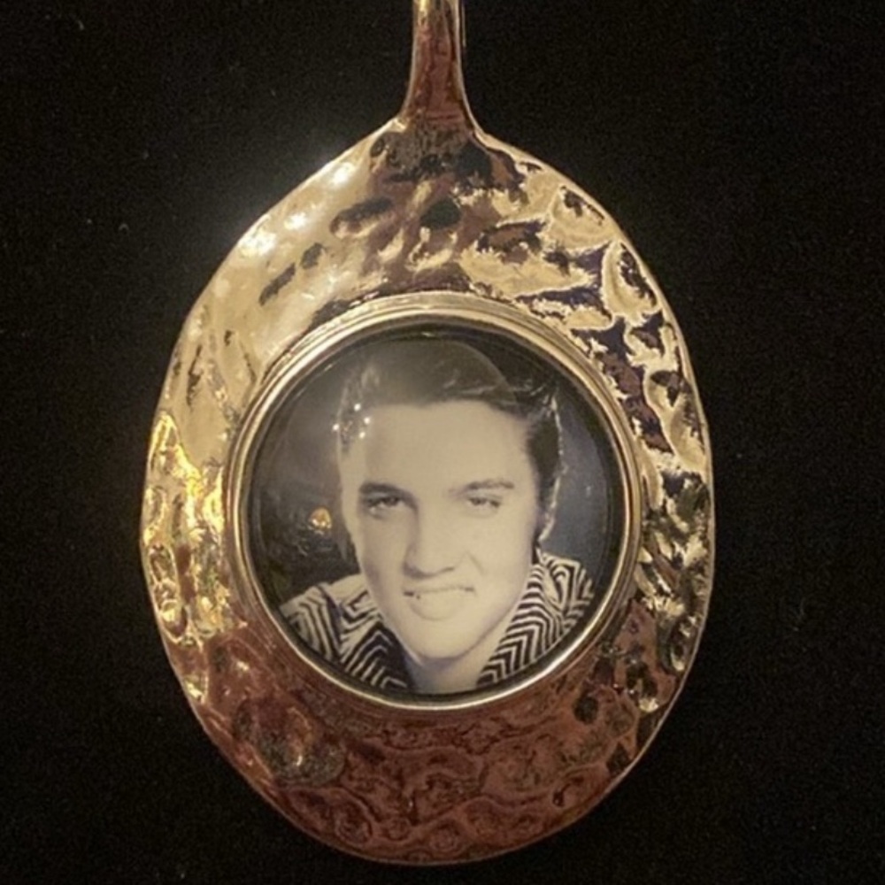 Elvis Snap Button Necklace